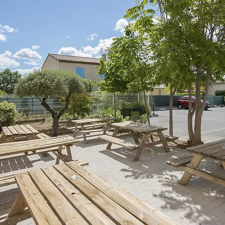 ホテル B&B Hotel Brignoles 2*
